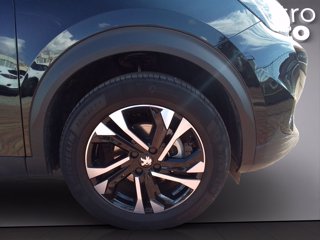 PEUGEOT 2008 PureTech 130 S&S Allure 8