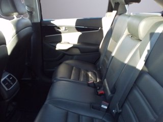 KIA Sorento 2.2 CRDi Stop&Go AWD R Rebel 10