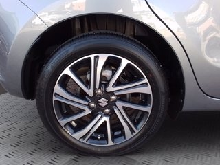 SUZUKI Swift 1.2 Hybrid Top 8