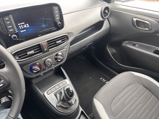 HYUNDAI I10 PE MY25 5P 1.0 AT CONNECTLINE 17