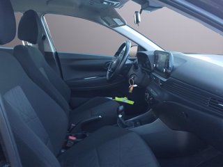 HYUNDAI Bayon 1.2 MPI MT XLine 11